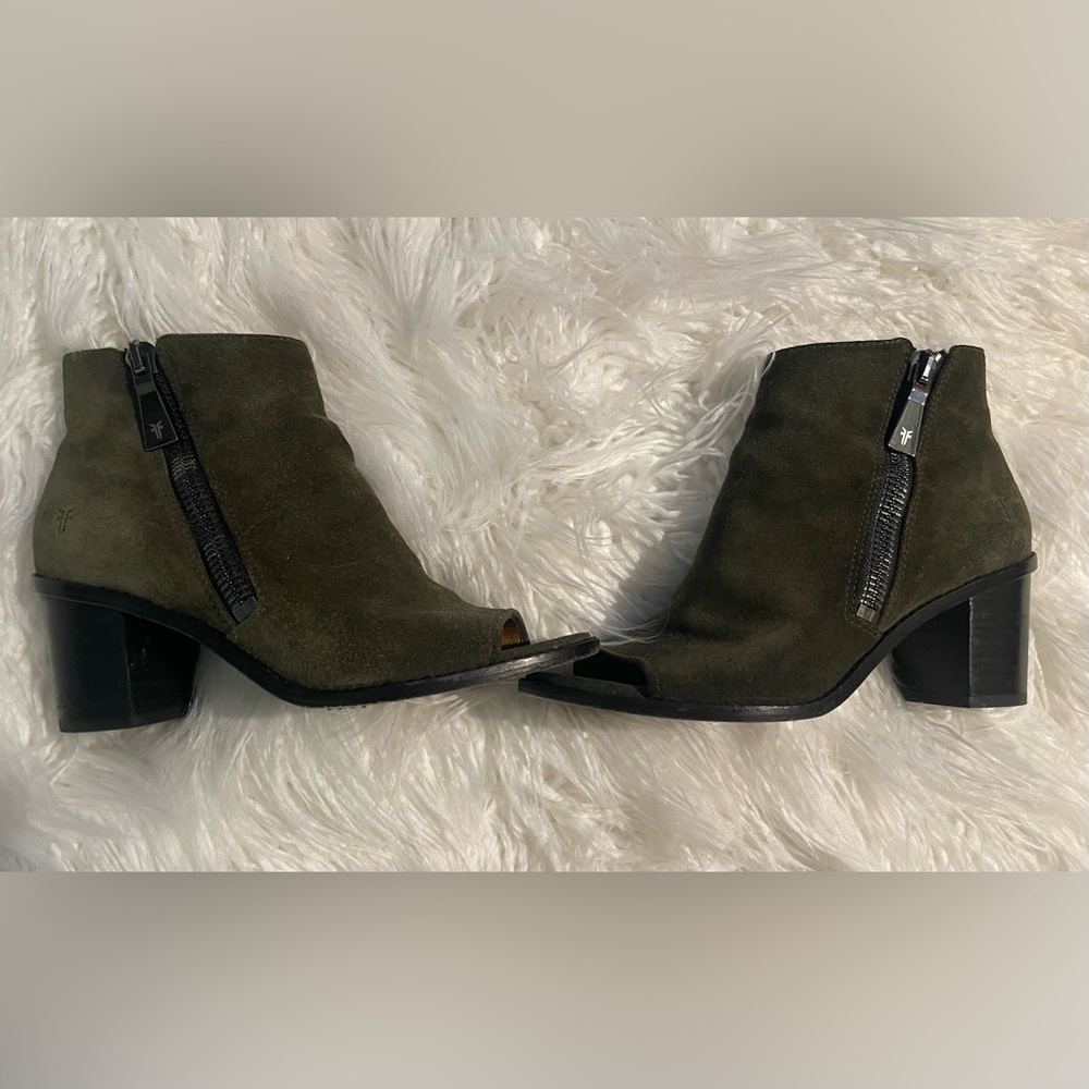 Frye Brielle suede peep toe loden color booties